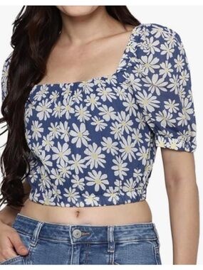AE - Daisy Print Crop Top